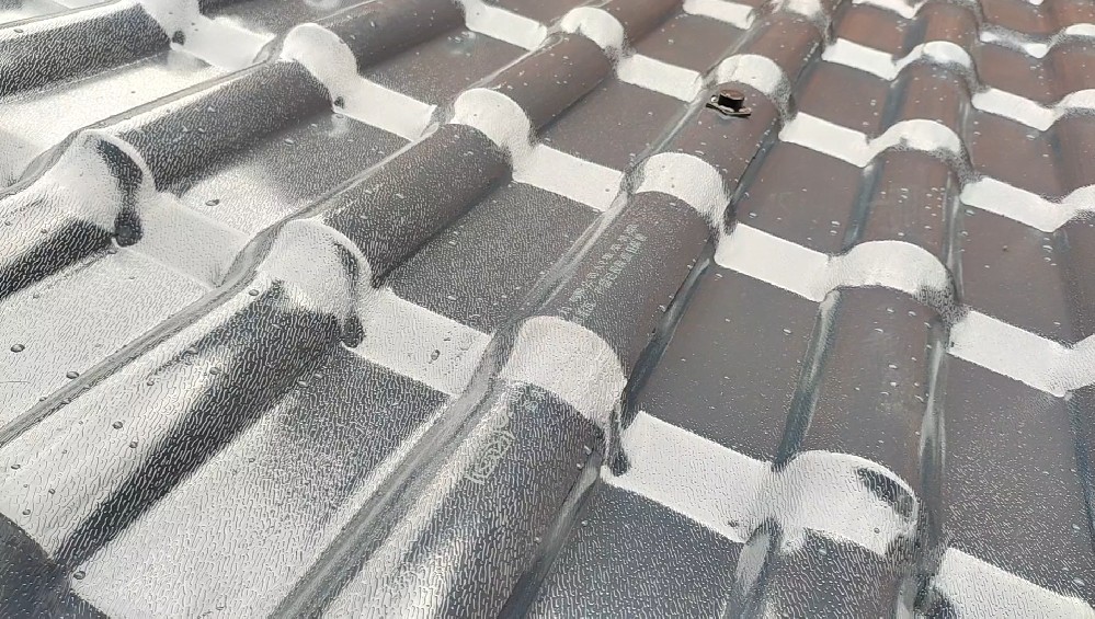 玻璃鋼瓦和樹脂瓦的區(qū)別？哪個(gè)更好更耐用