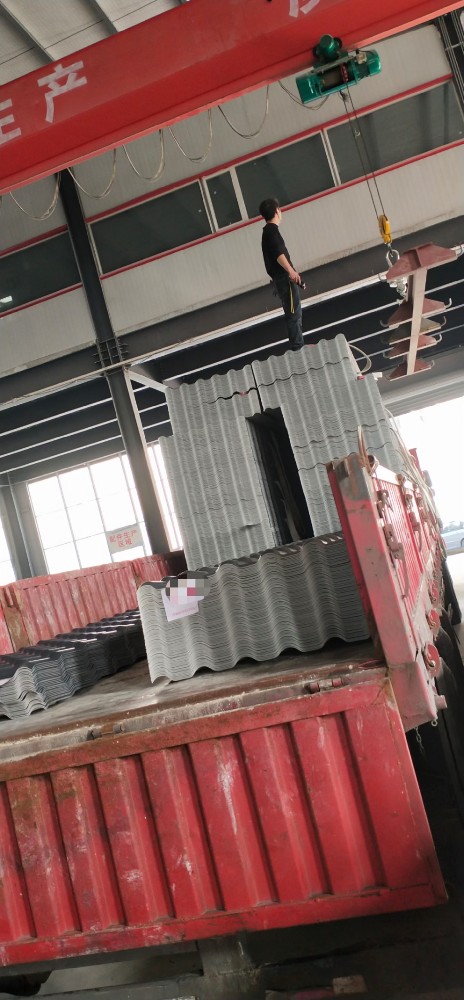 樹脂瓦用多久會褪色？貢興樹脂瓦讓您屋頂10年色彩依舊