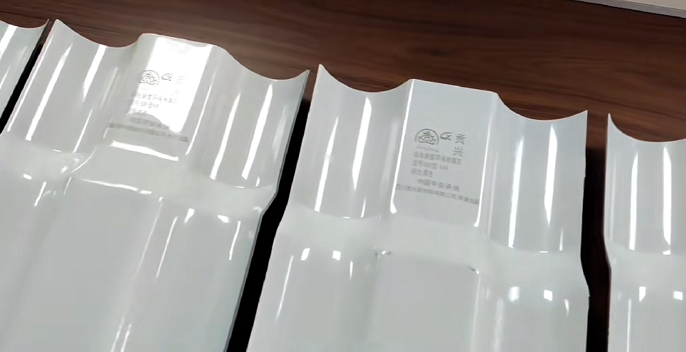 天氣變冷后樹(shù)脂瓦容易裂開(kāi)嗎